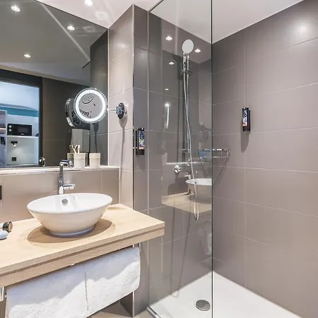 - The Niu, Cure By Ihg Hotel 3*