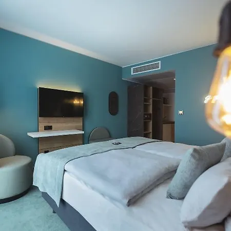 - The Niu, Cure By Ihg Hotel